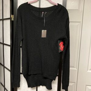 NWT Poof! Long Sleeve sweater. Side Zippers. Black. Size Medium